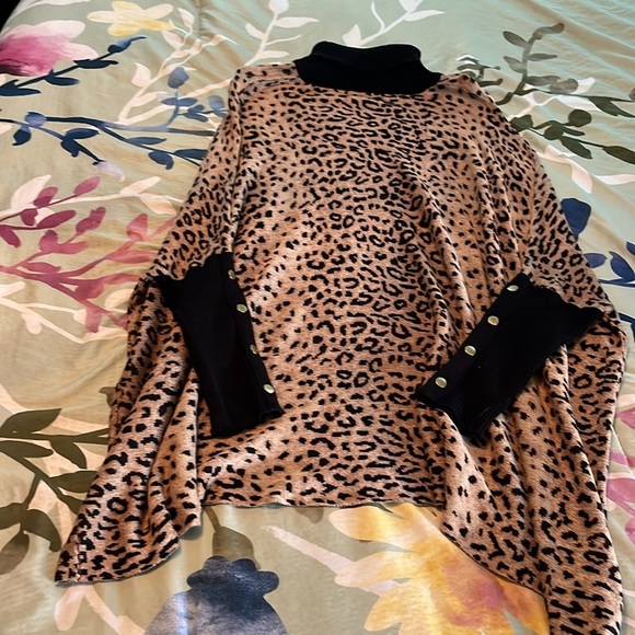 Leopard cape with sleeves - Picture 1 of 7